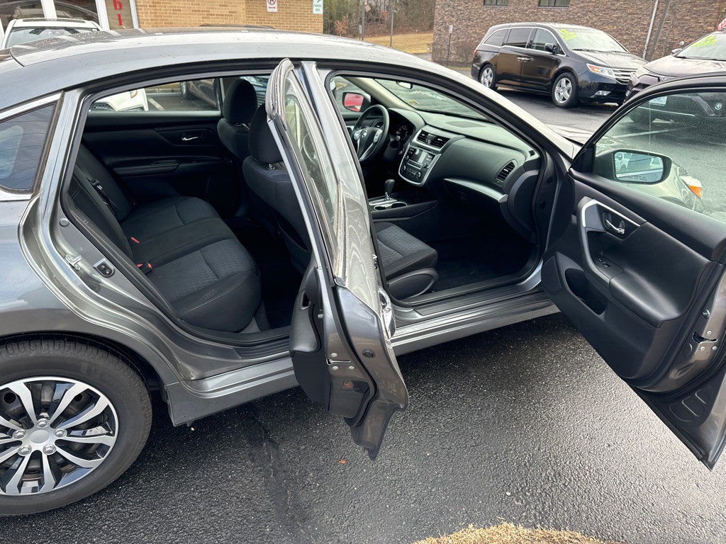 2018 Nissan Altima Image 13