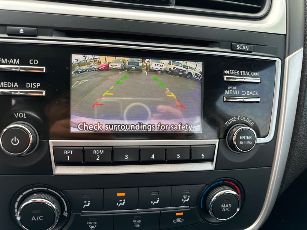 2018 Nissan Altima Image 16