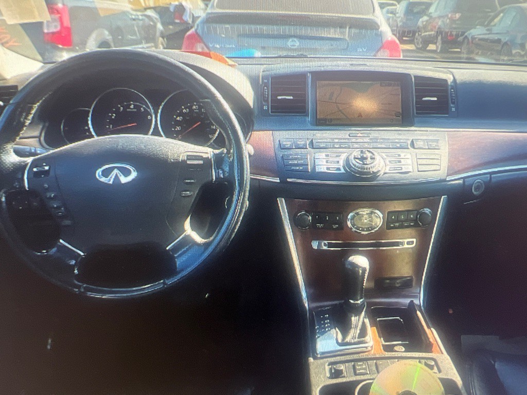2008 INFINITI M35 Image 3