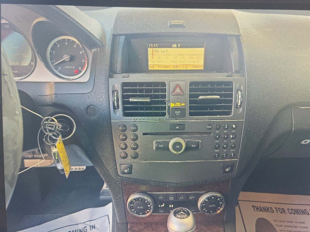 2010 Mercedes-Benz C-Class Image 9