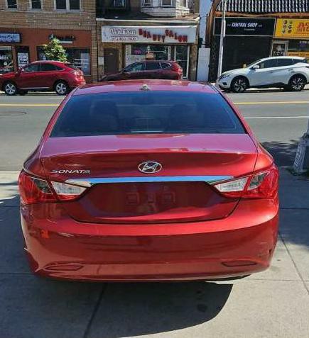 2013 Hyundai Sonata Image 9