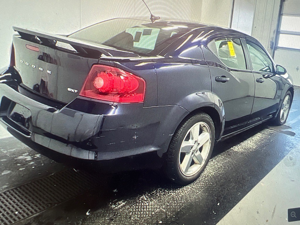 2012 Dodge Avenger Image 4