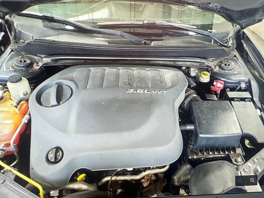 2012 Dodge Avenger Image 12