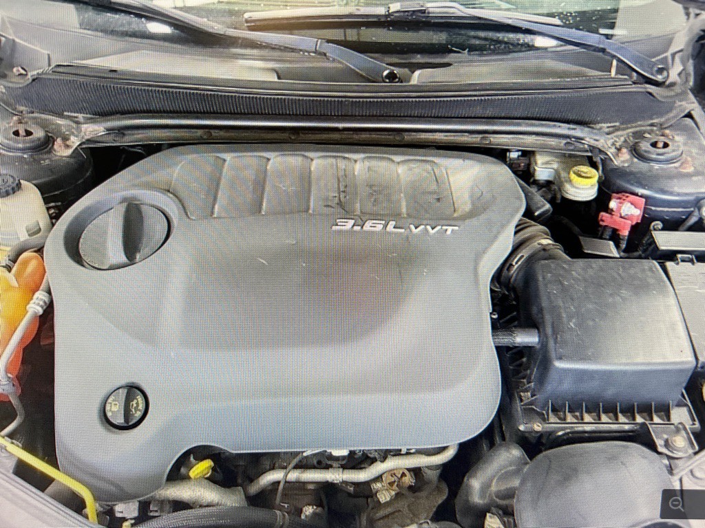 2012 Dodge Avenger Image 5