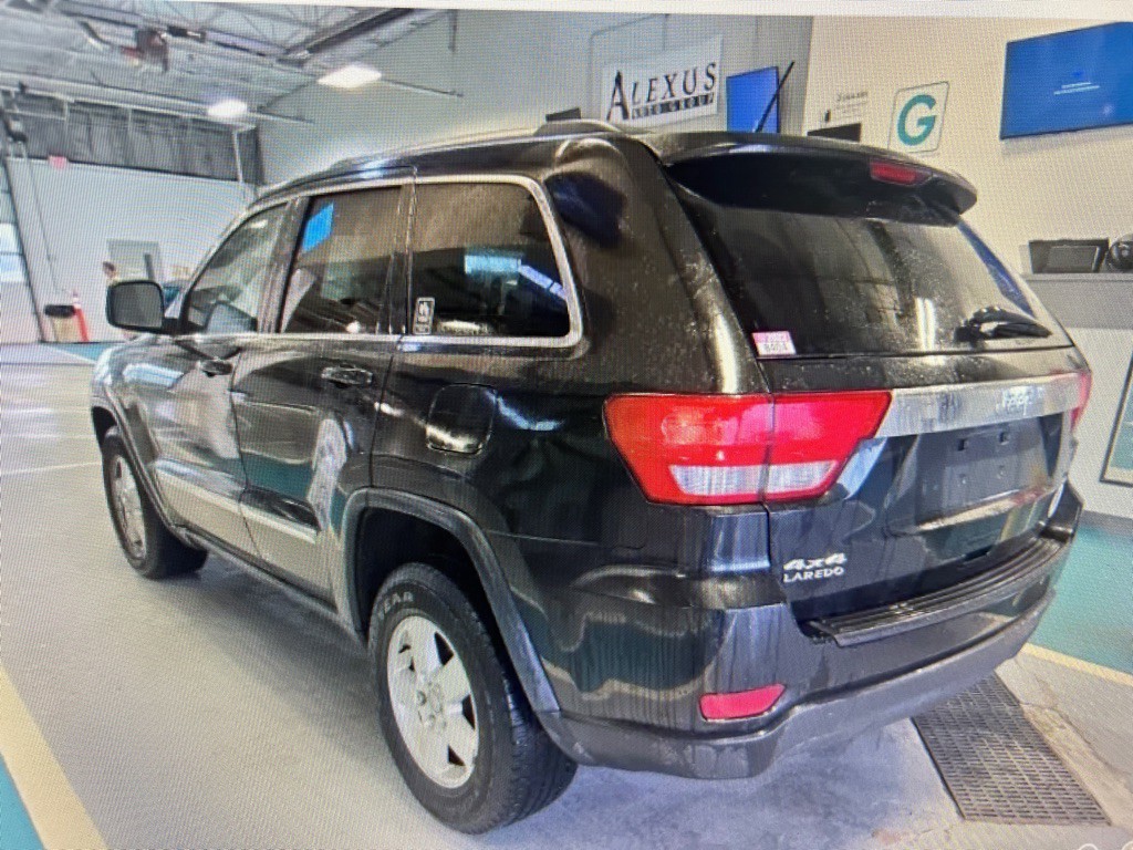 2013 Jeep Grand Cherokee Image 2