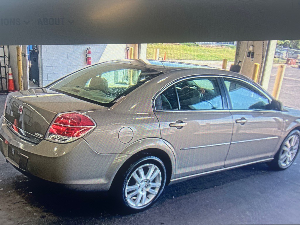 2008 Saturn Aura Image 2