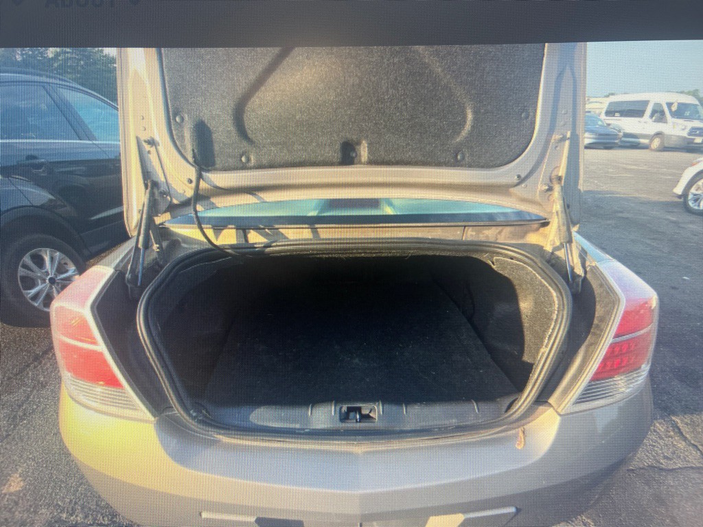 2008 Saturn Aura Image 8