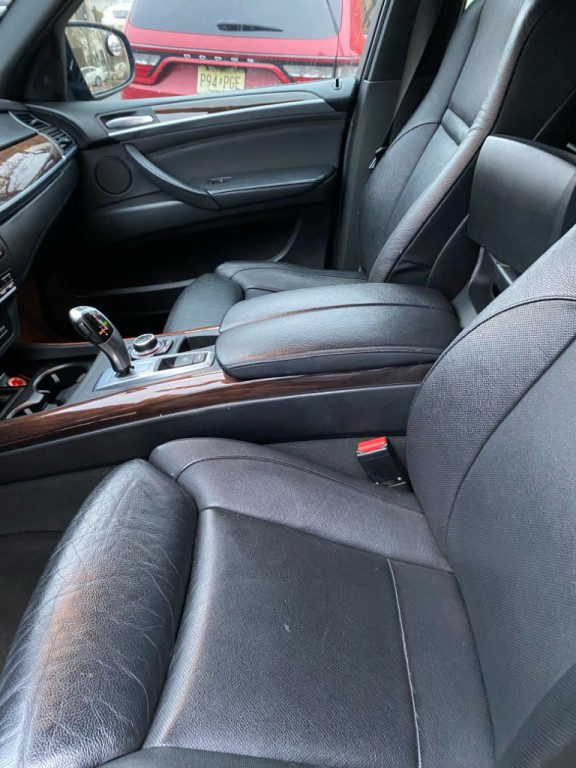 2011 BMW X5 Image 8