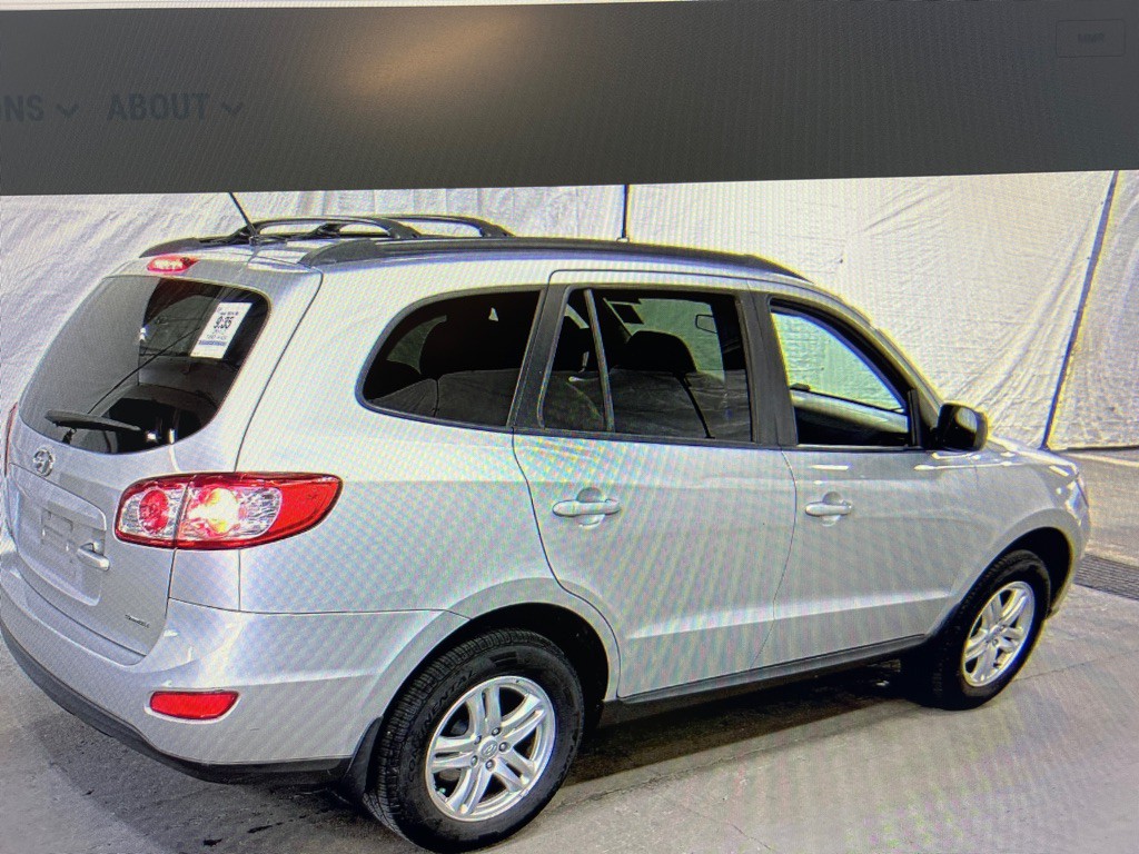 2012 Hyundai Santa Fe Image 2