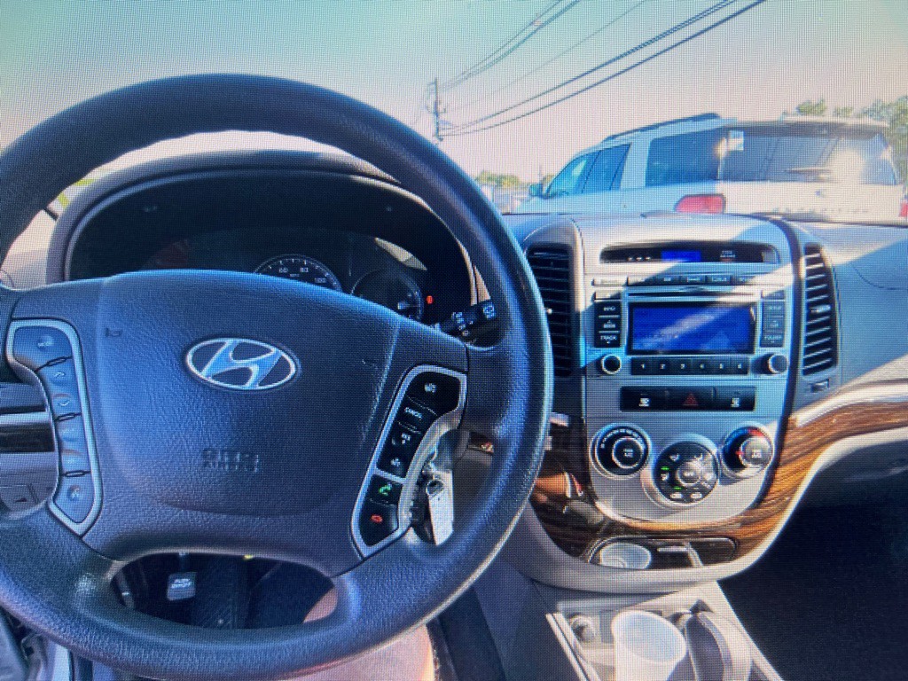 2012 Hyundai Santa Fe Image 9
