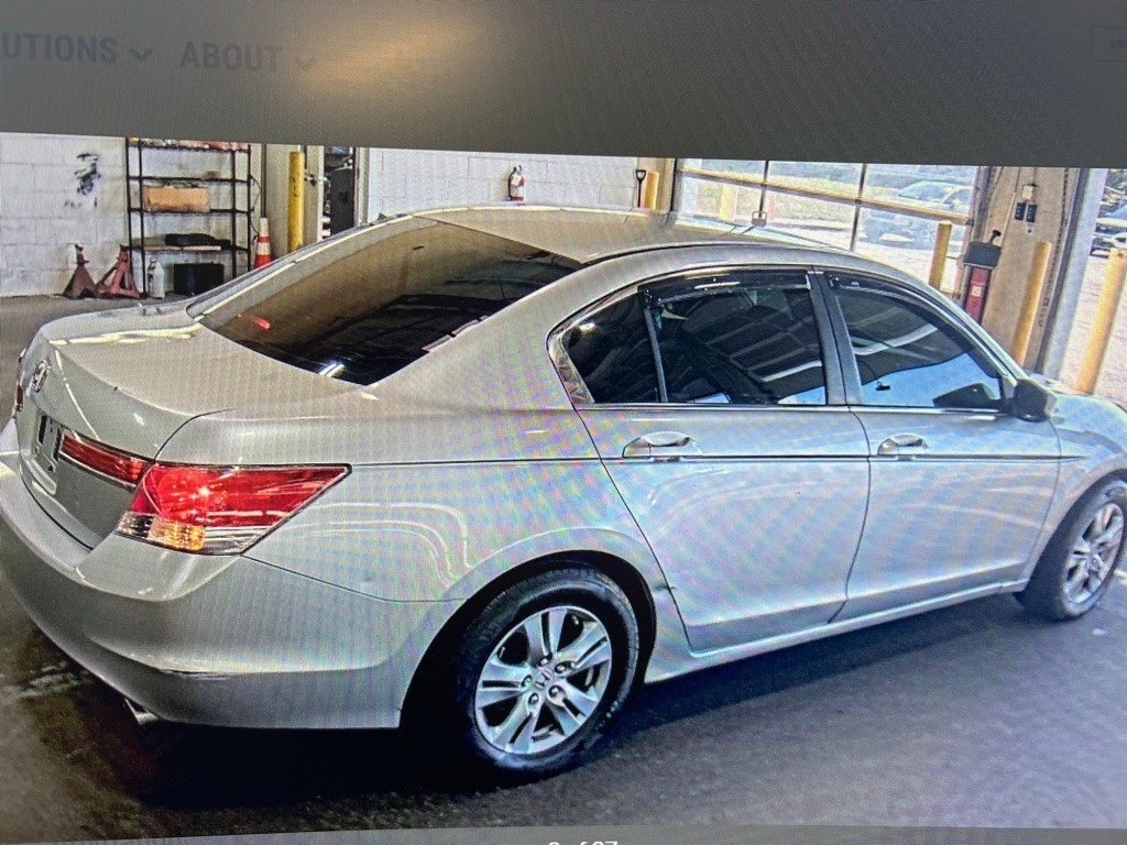 2012 Honda Accord Image 2