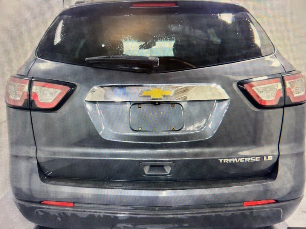 2014 Chevrolet Traverse Image 2