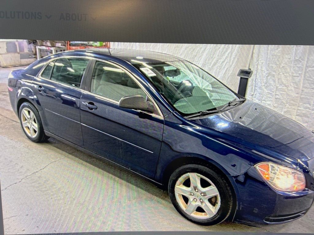 2011 Chevrolet Malibu Image 3
