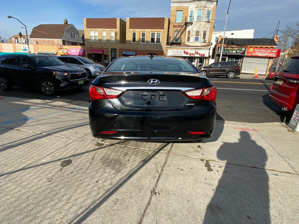 2011 Hyundai Sonata Image 4