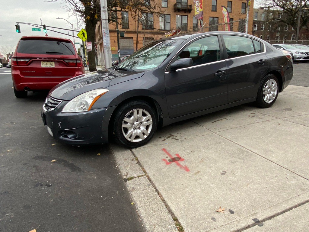 2012 Nissan Altima Image 2