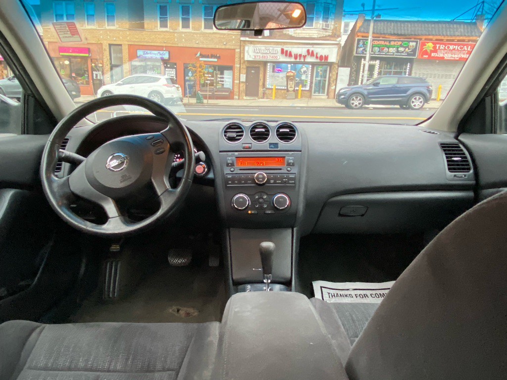 2012 Nissan Altima Image 10