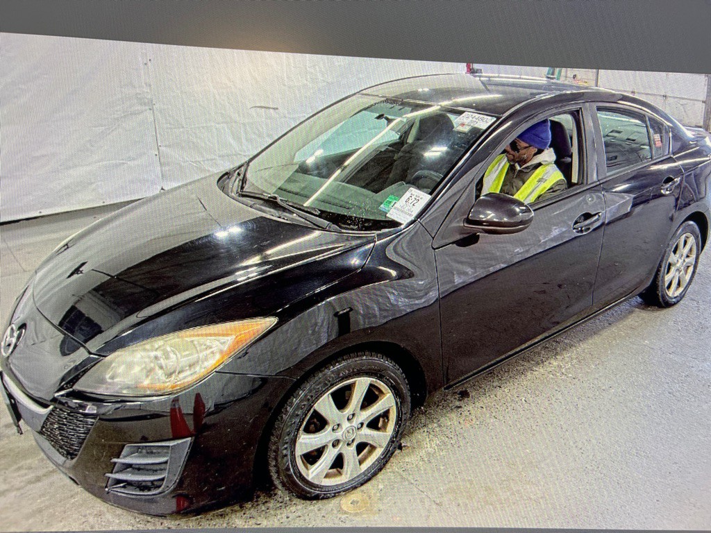 2010 Mazda Mazda3 Image 1