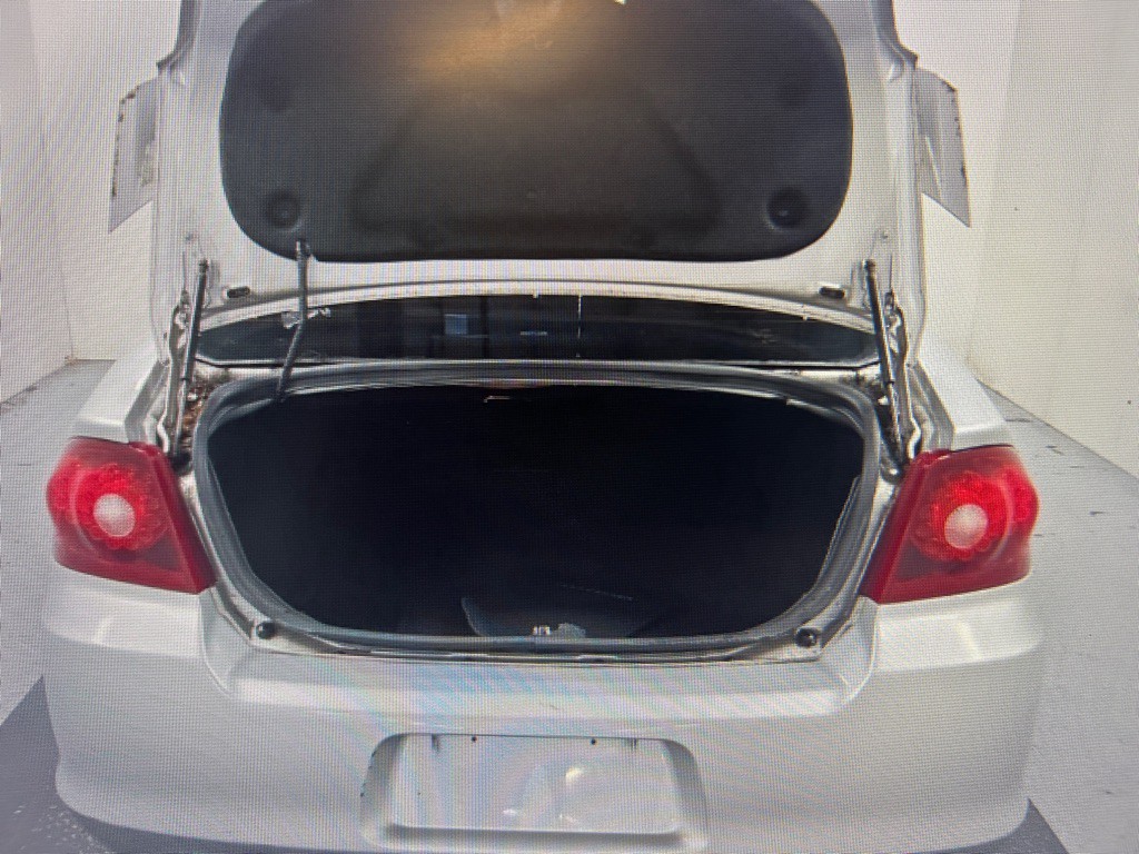 2011 Dodge Avenger Image 8