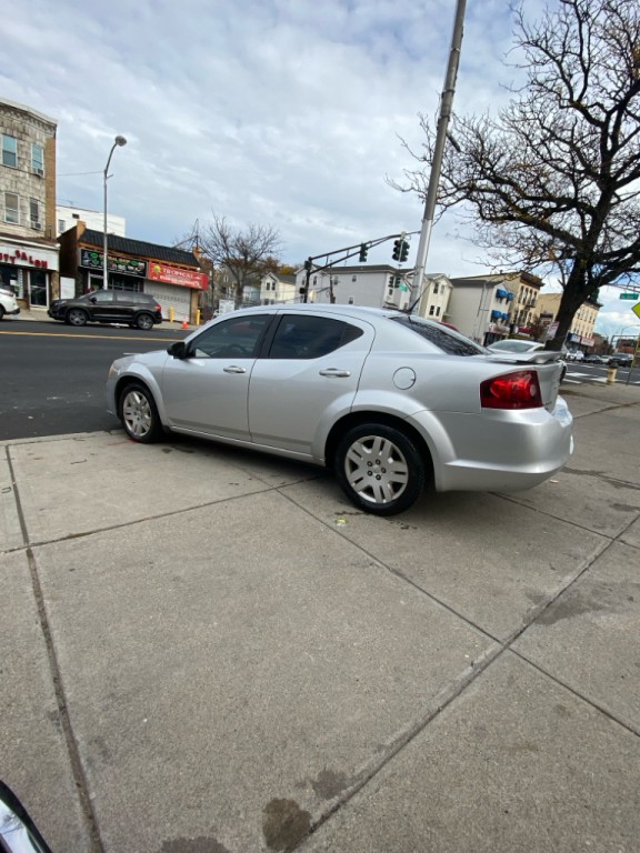 2011 Dodge Avenger Image 12