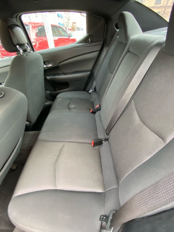 2011 Dodge Avenger Image 16