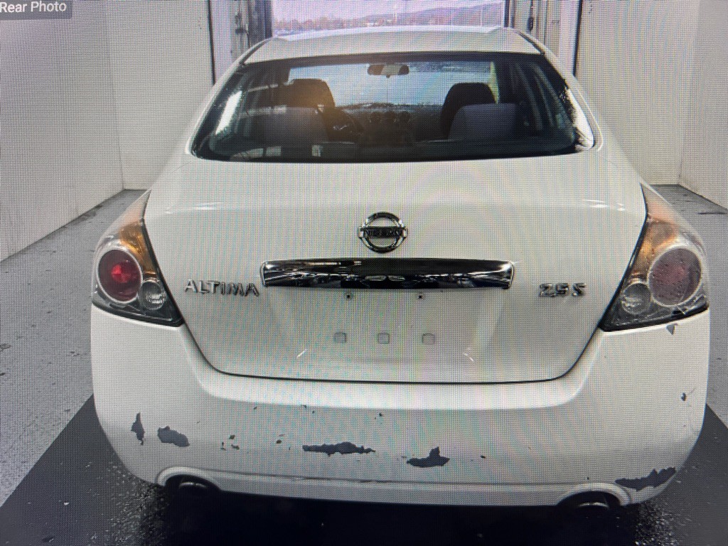 2011 Nissan Altima Image 2