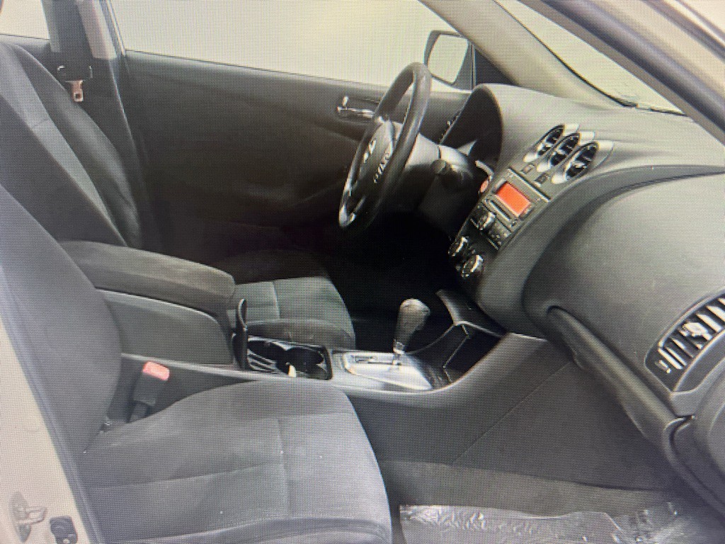 2011 Nissan Altima Image 7