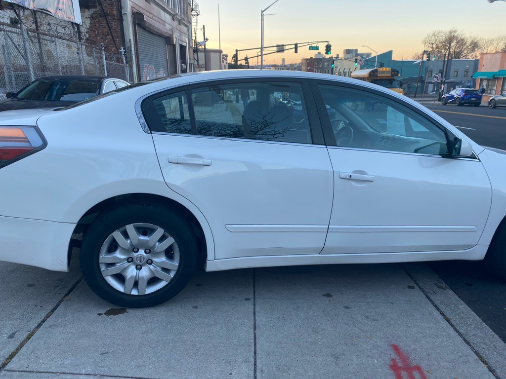 2011 Nissan Altima Image 9