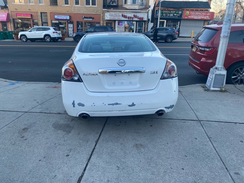 2011 Nissan Altima Image 11