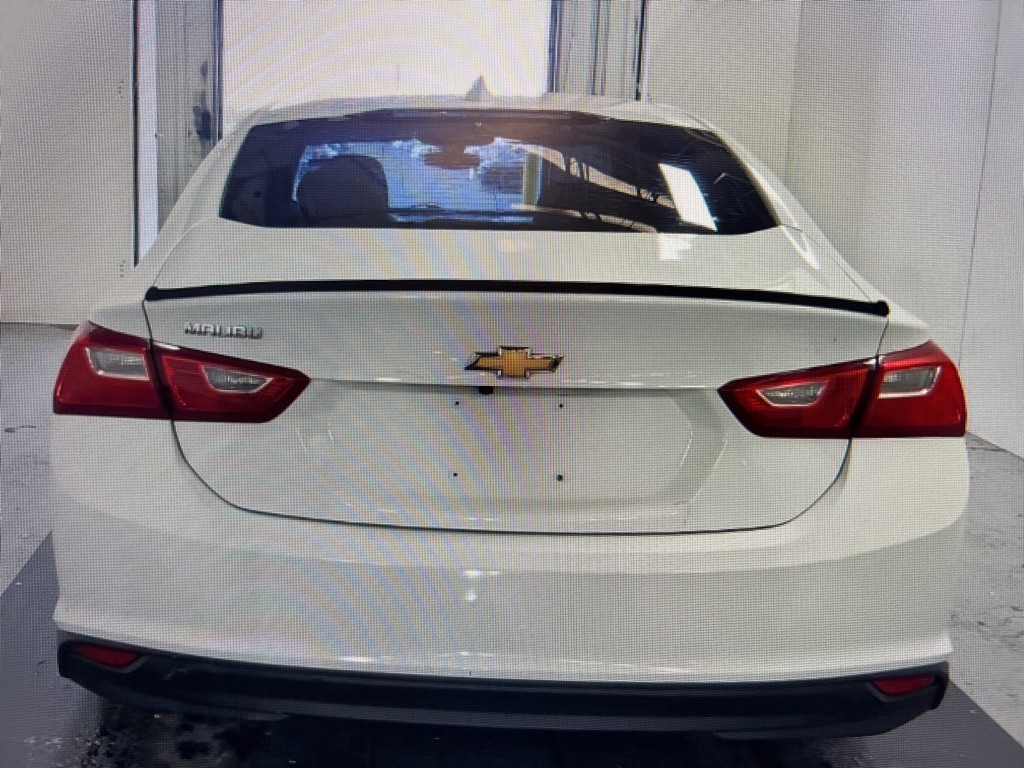 2018 Chevrolet Malibu Image 3