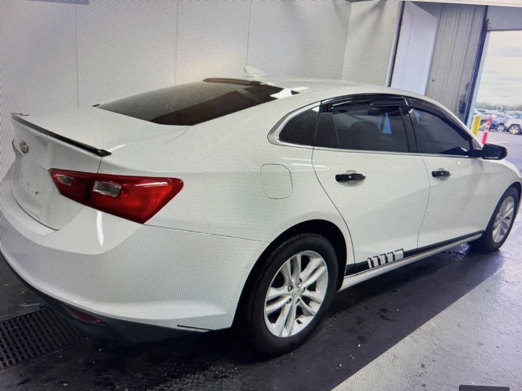 2018 Chevrolet Malibu Image 4