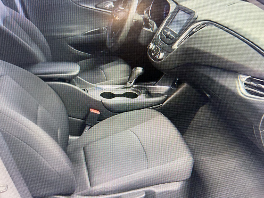 2018 Chevrolet Malibu Image 8