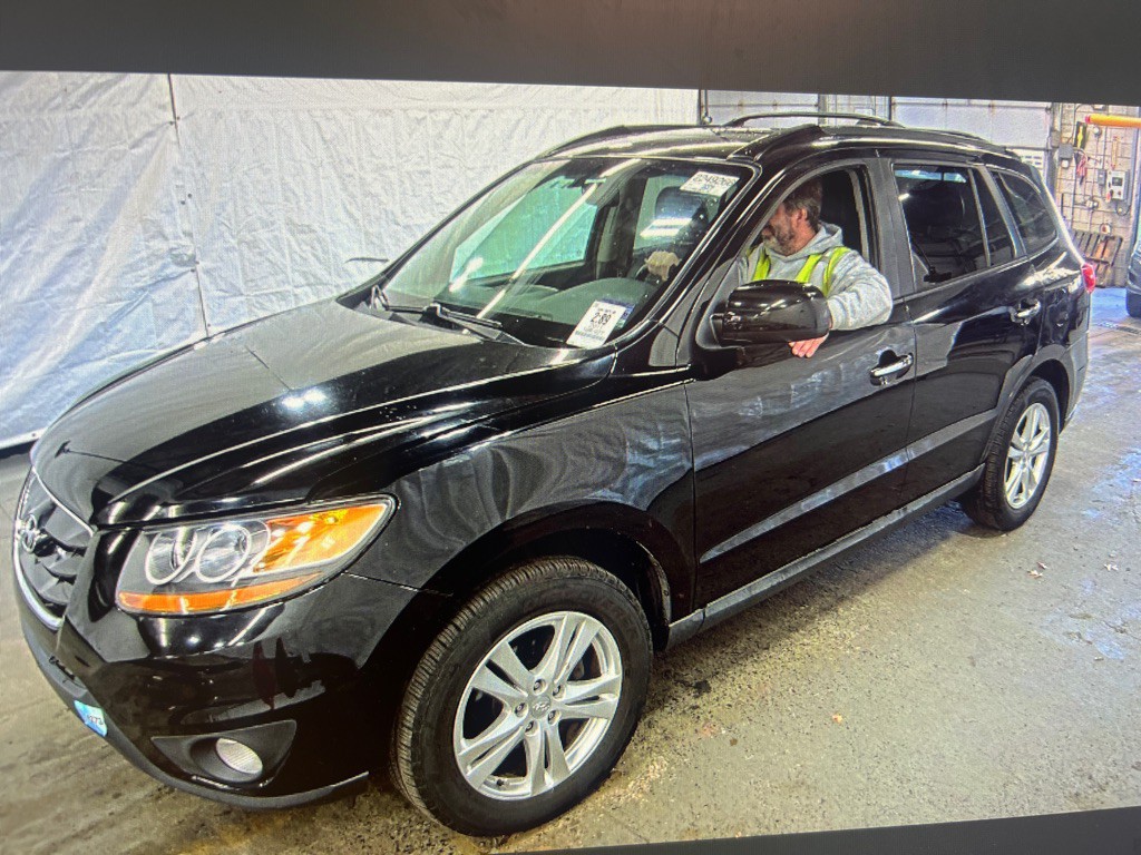 2011 Hyundai Santa Fe Image 1