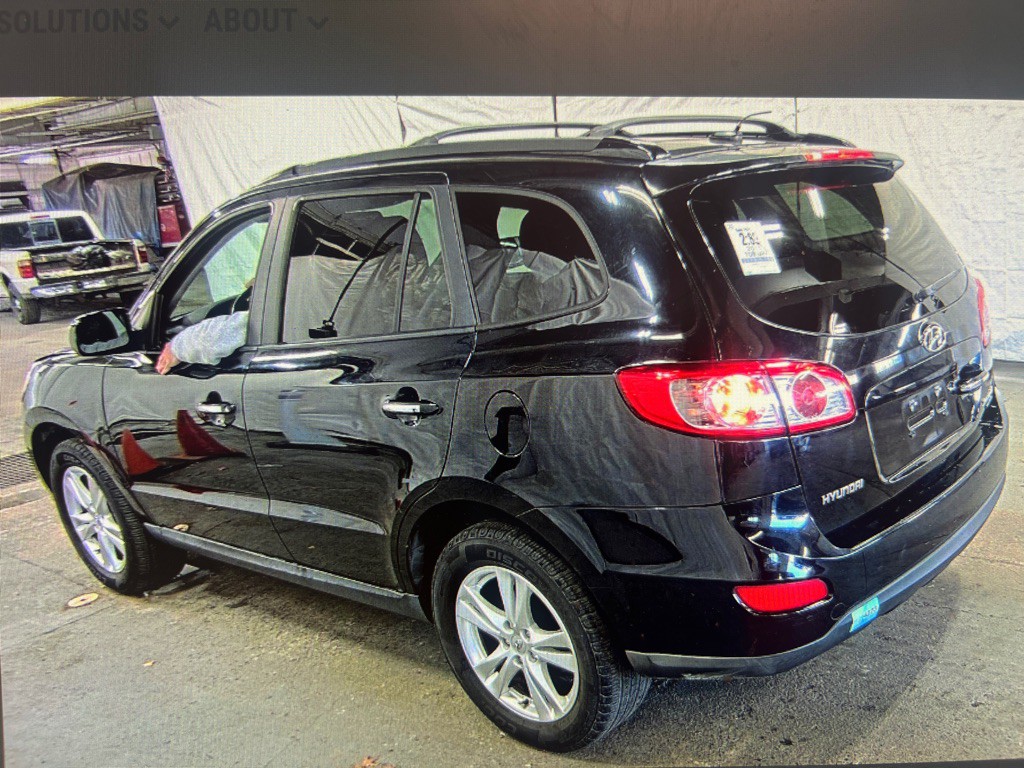 2011 Hyundai Santa Fe Image 3