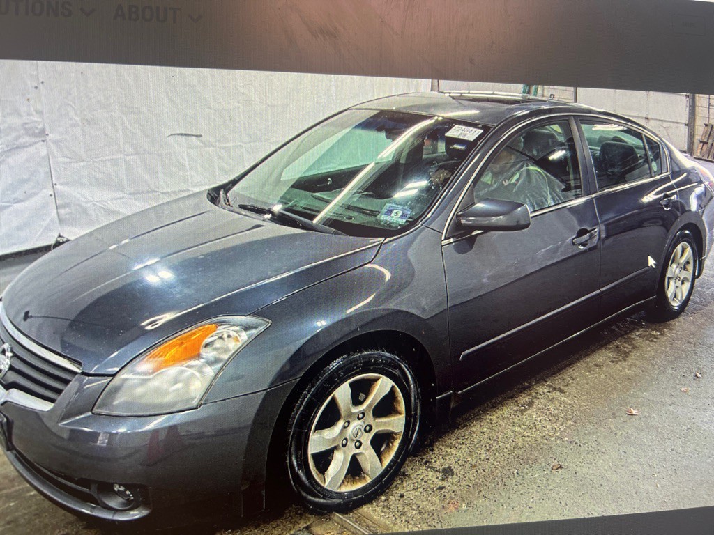 2009 Nissan Altima Image 1