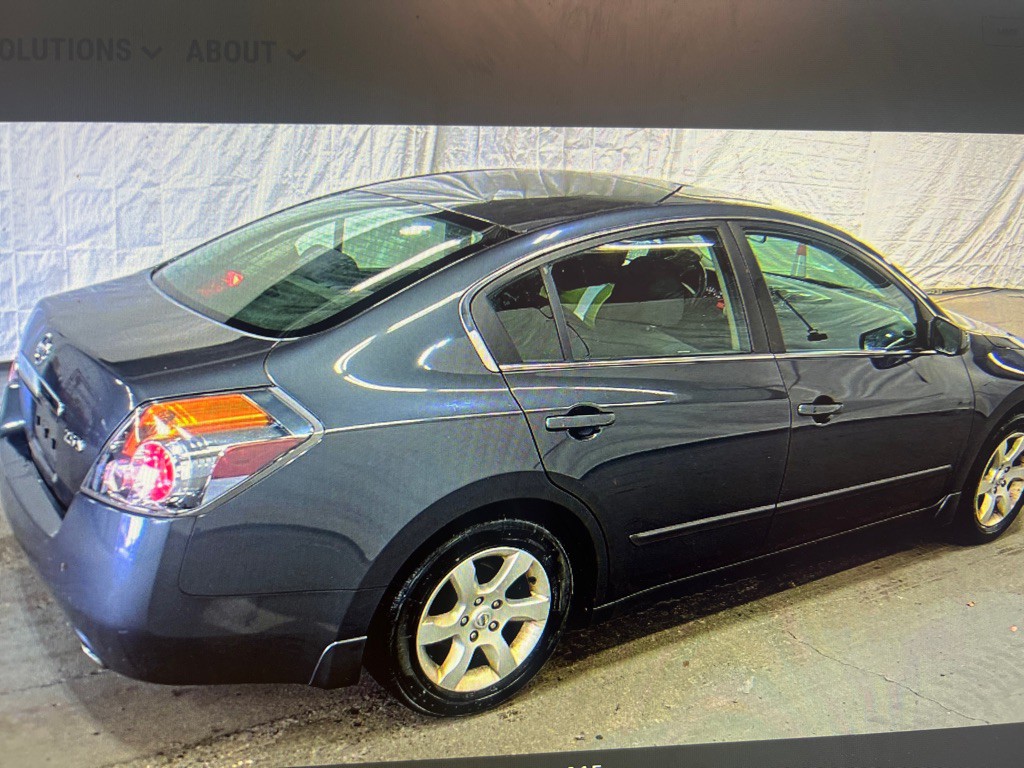 2009 Nissan Altima Image 2