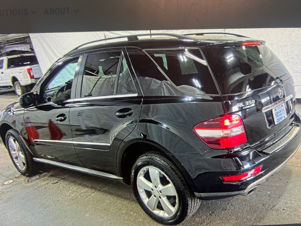 2010 Mercedes-Benz M-Class Image 3