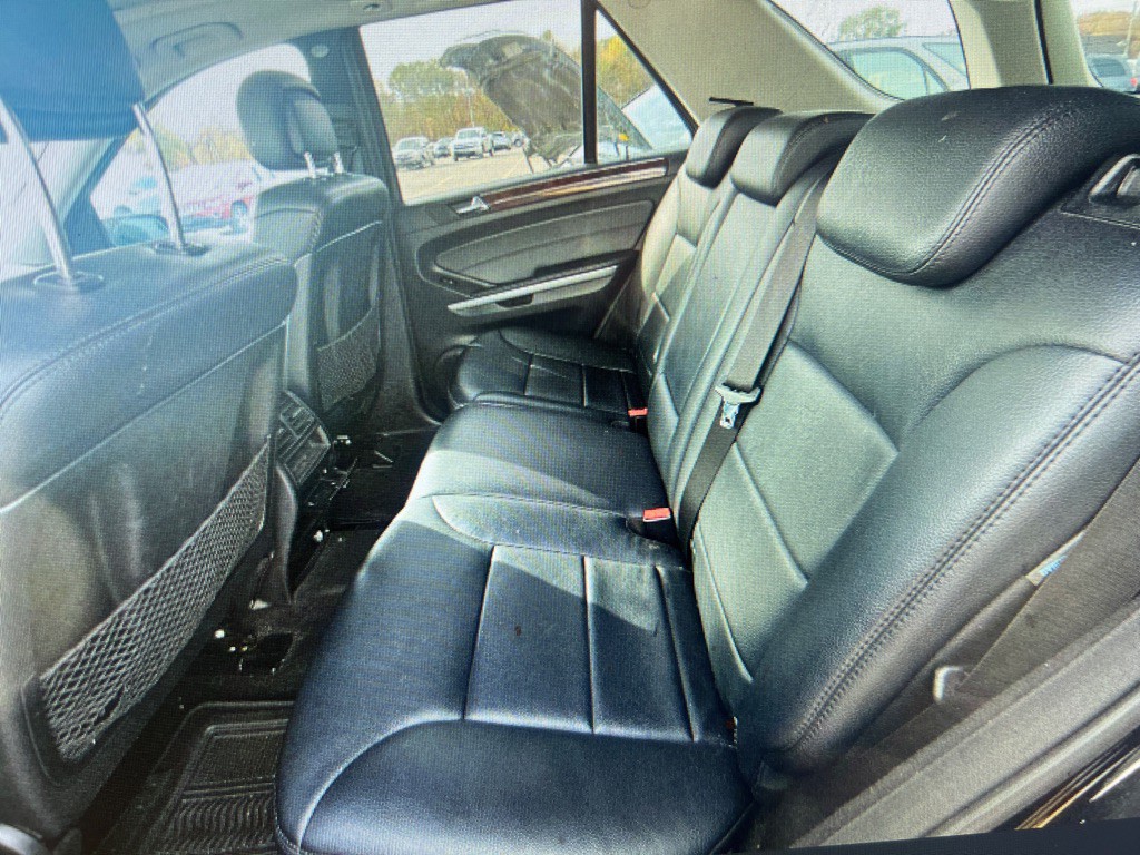 2010 Mercedes-Benz M-Class Image 6