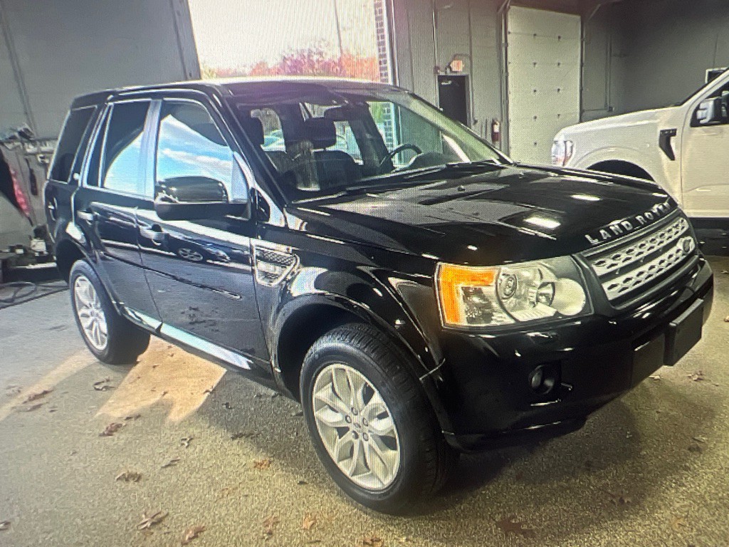 2011 Land Rover LR2 Image 5