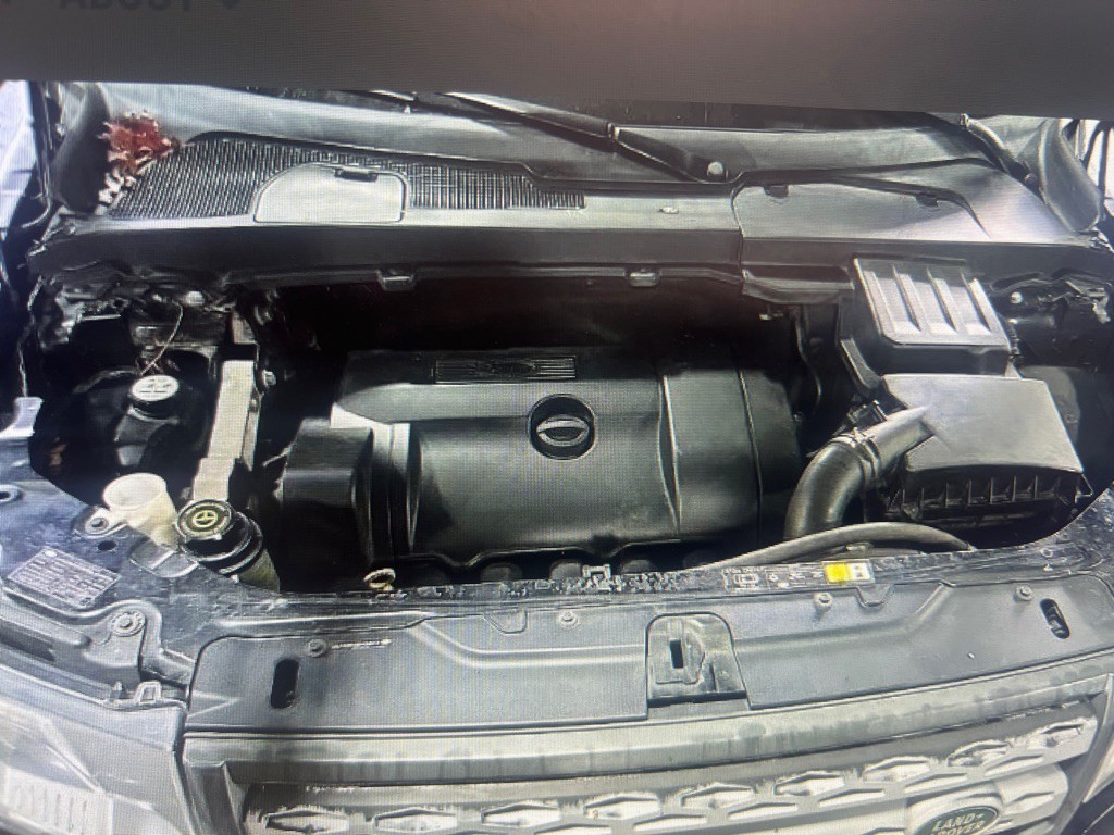 2011 Land Rover LR2 Image 6