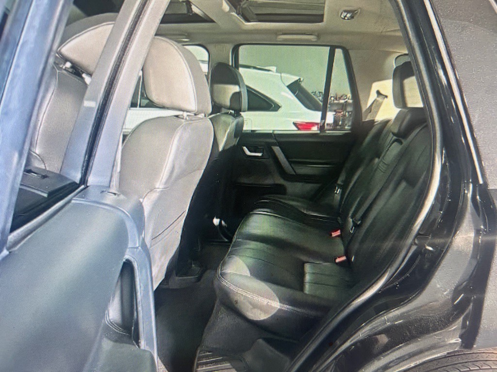 2011 Land Rover LR2 Image 7