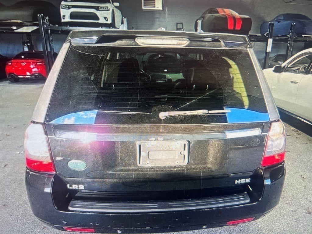 2011 Land Rover LR2 Image 9