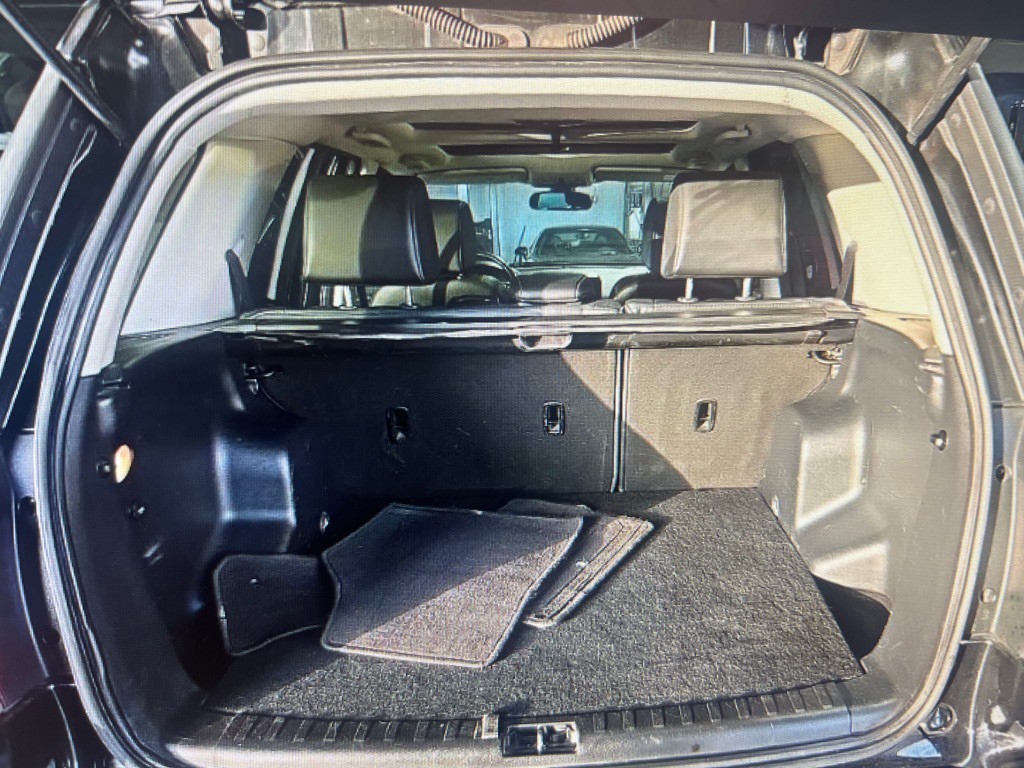 2011 Land Rover LR2 Image 13