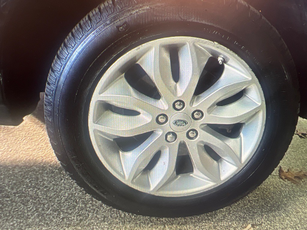 2011 Land Rover LR2 Image 14