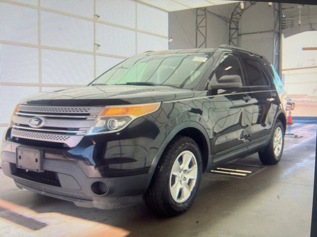 2011 Ford Explorer Image 1