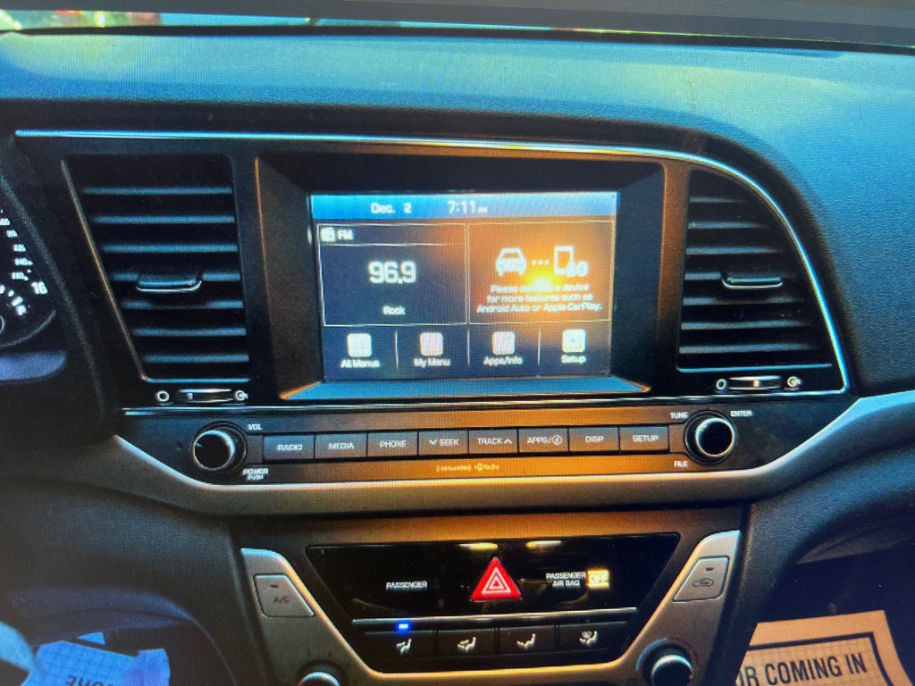 2018 Hyundai Elantra Image 7