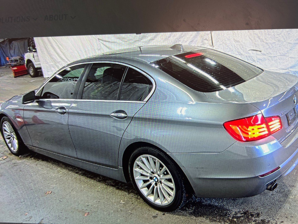 2013 BMW 5 Series Image 3