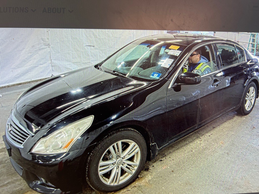 2010 INFINITI G37 Image 1