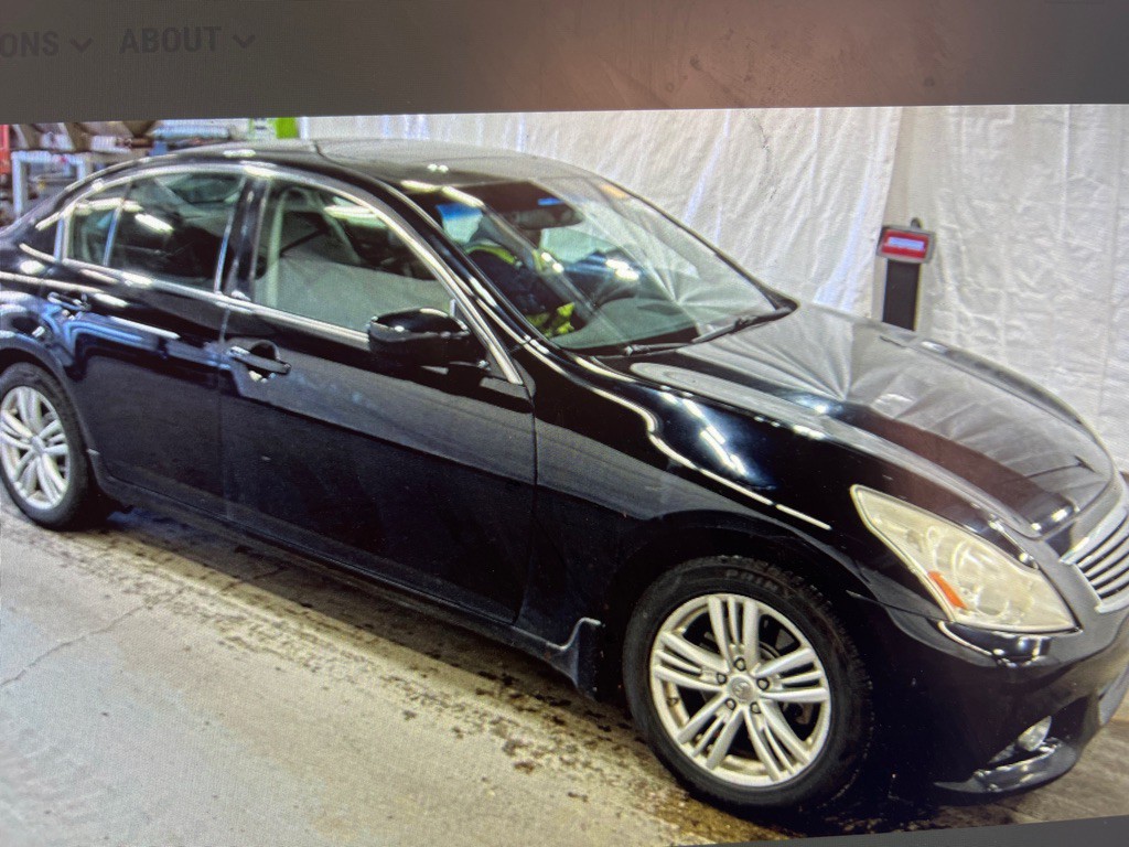 2010 INFINITI G37 Image 4