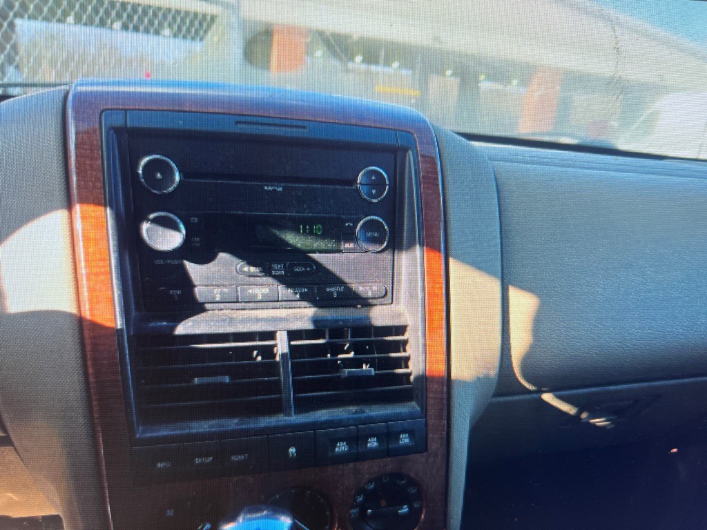 2007 Ford Explorer Image 6