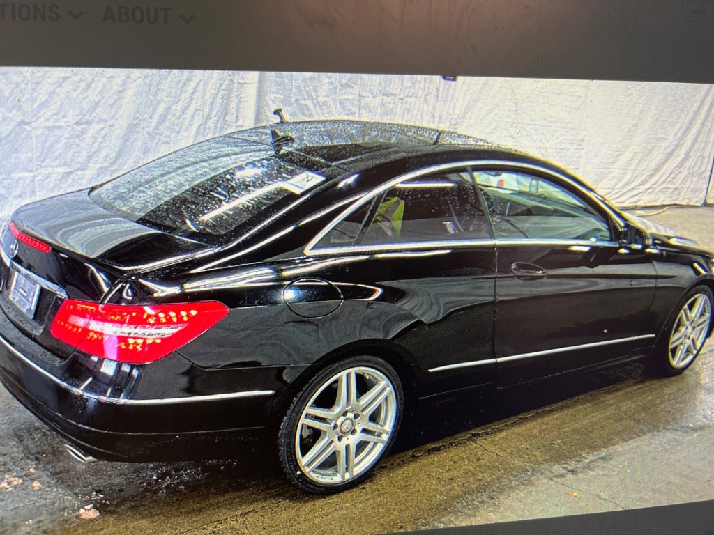 2010 Mercedes-Benz E-Class Image 2